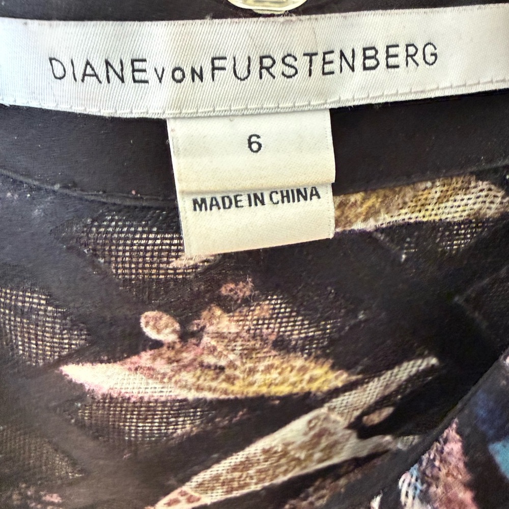 Stylish Black Patterned Women's Jacket - image 4